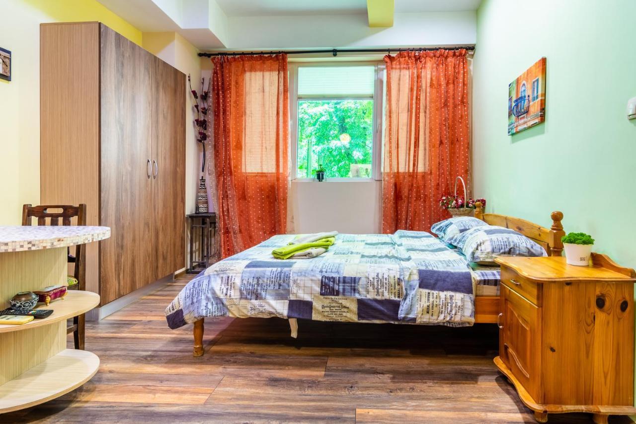 Barcelona Colorful Central Studio W Green Backyard Σόφια Εξωτερικό φωτογραφία